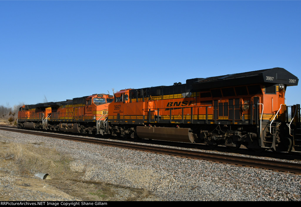 BNSF 3997 Roster shot